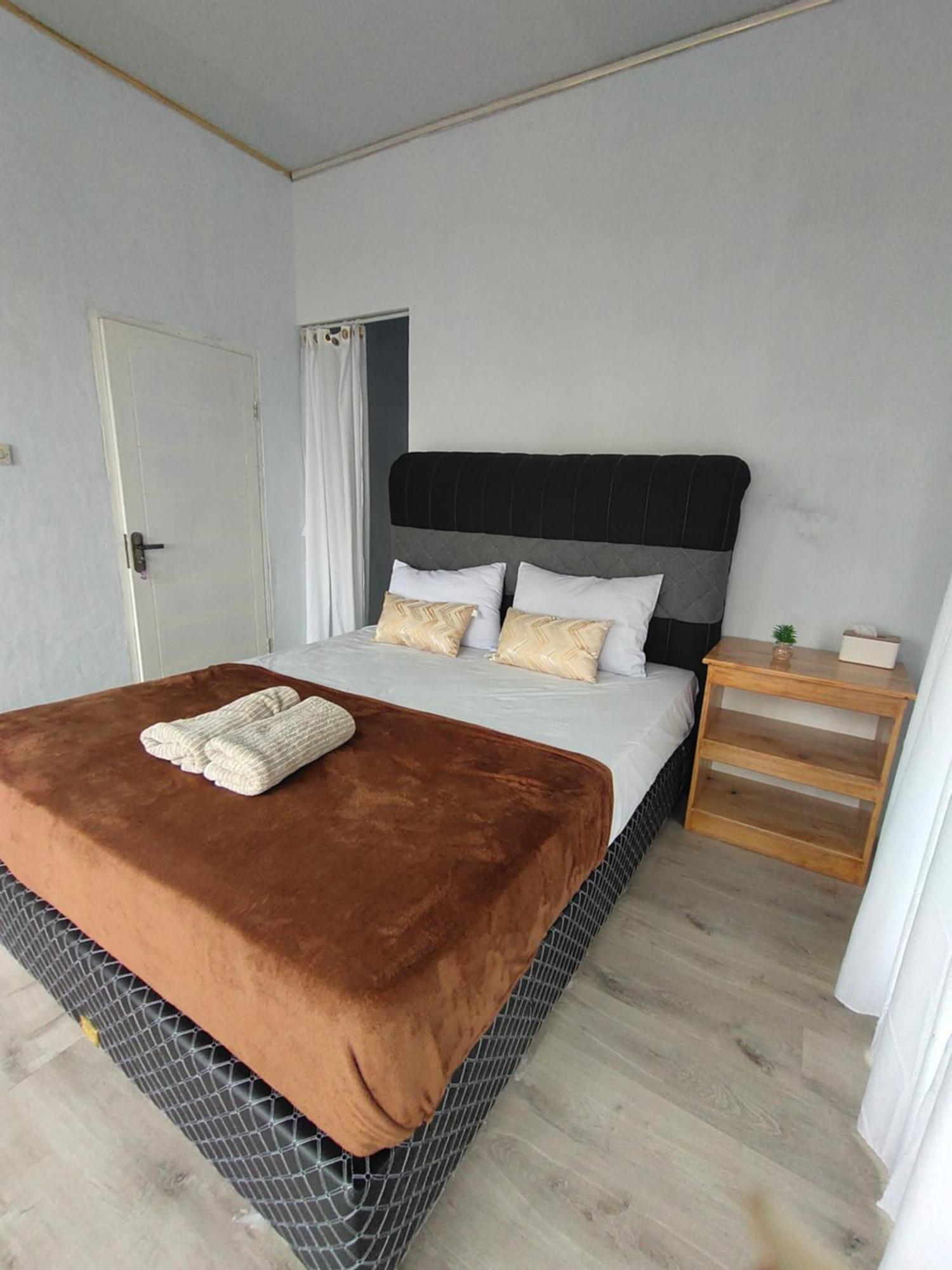 Stella Villa Ngurbloat Kültér fotó